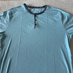 Banana Republic Teal and Navy Short Sleeve Henley